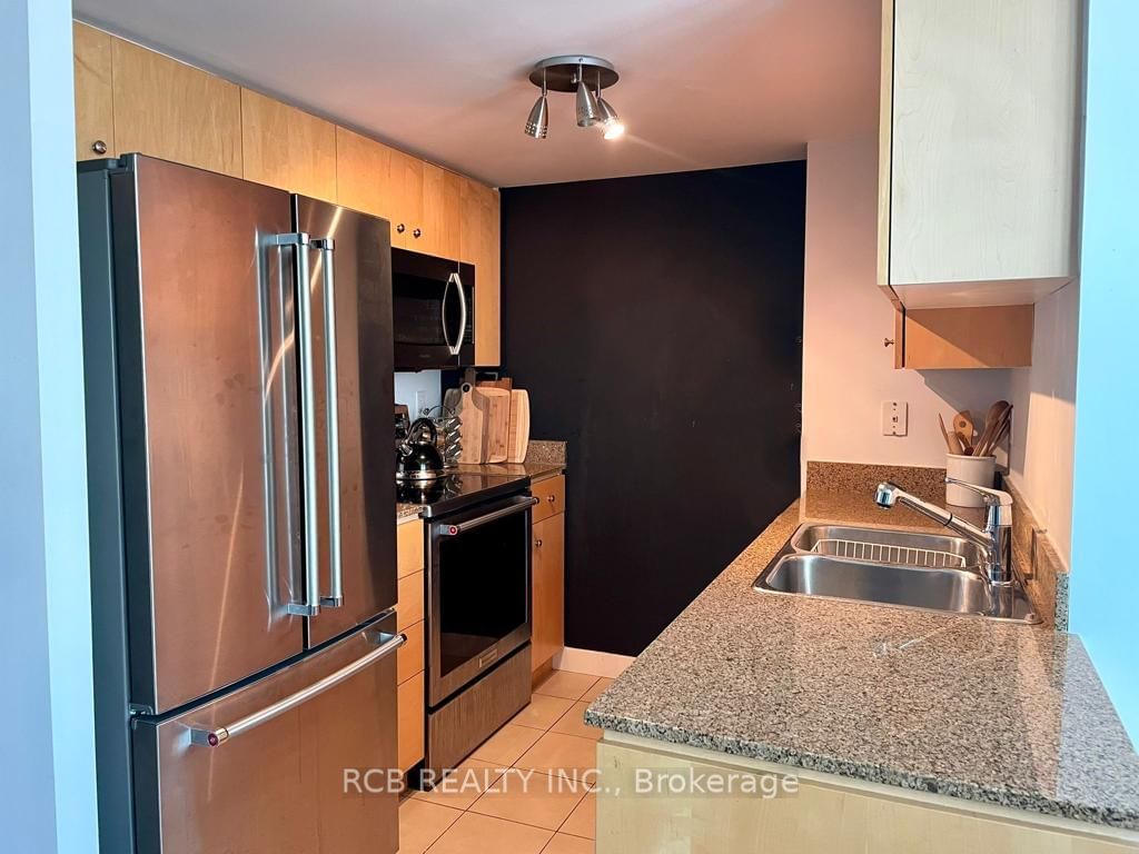 397 Front St W, unit 806 for rent - image #2