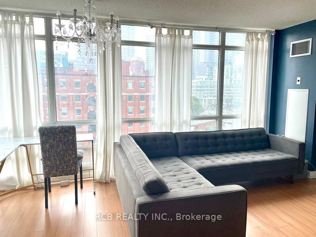 397 Front St W, unit 806 for rent