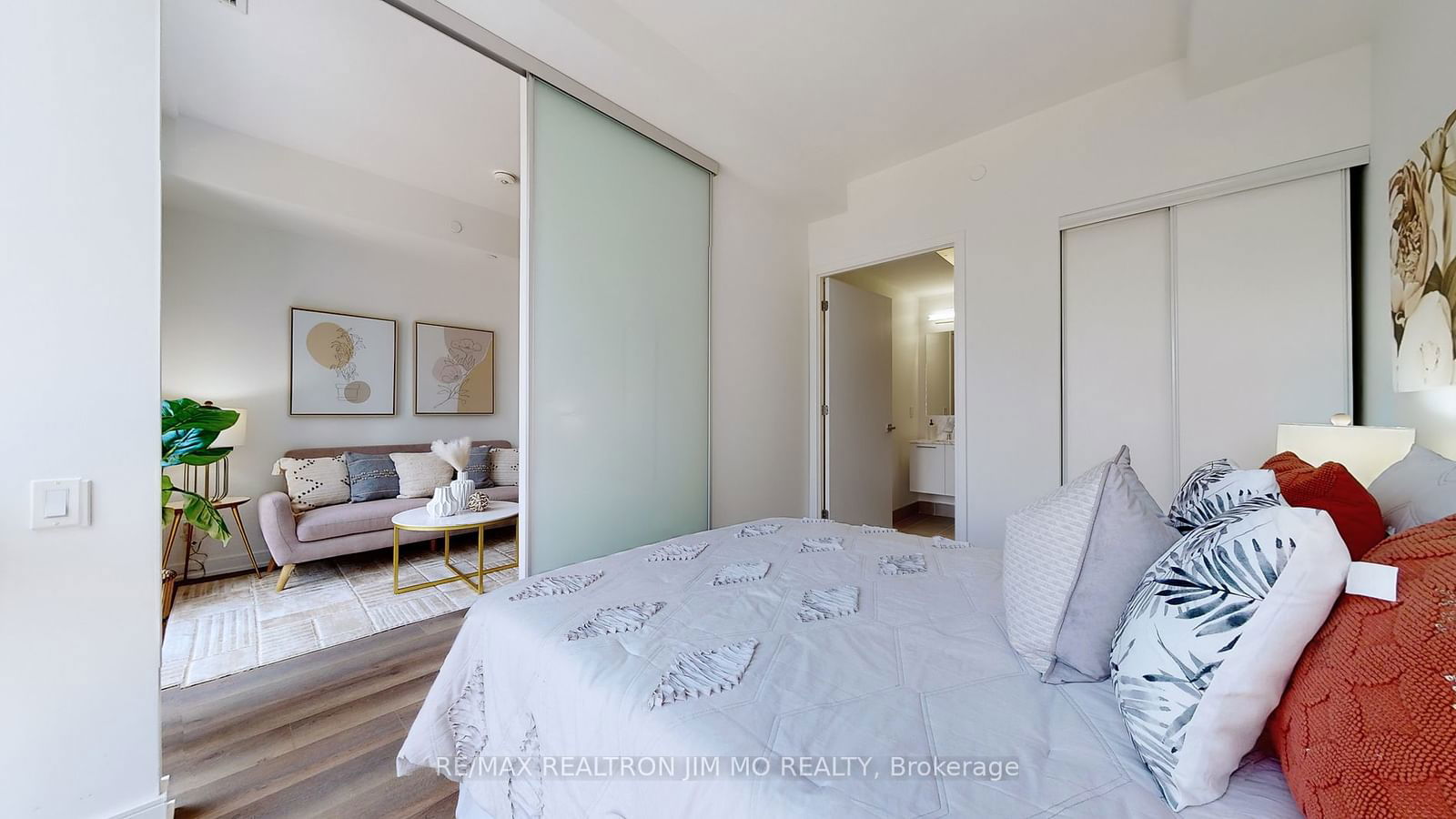 3 Gloucester St, unit 509 for sale