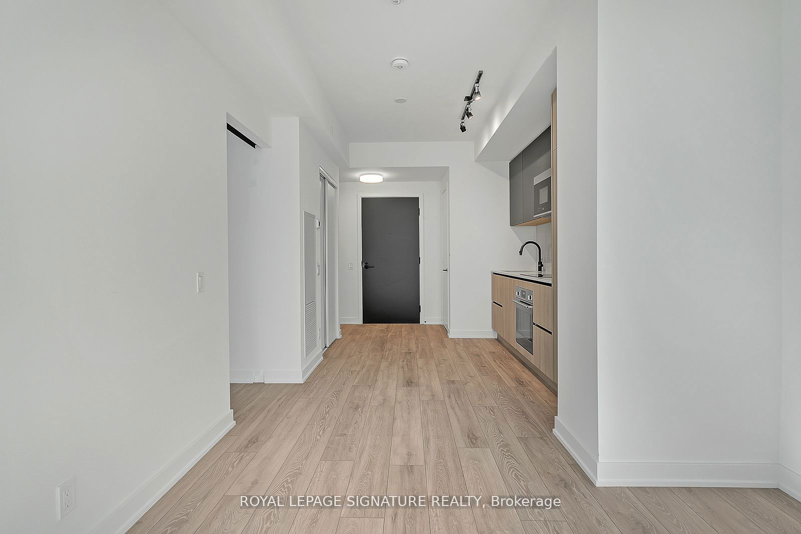 108 Peter St, unit 1312 for rent - image #4