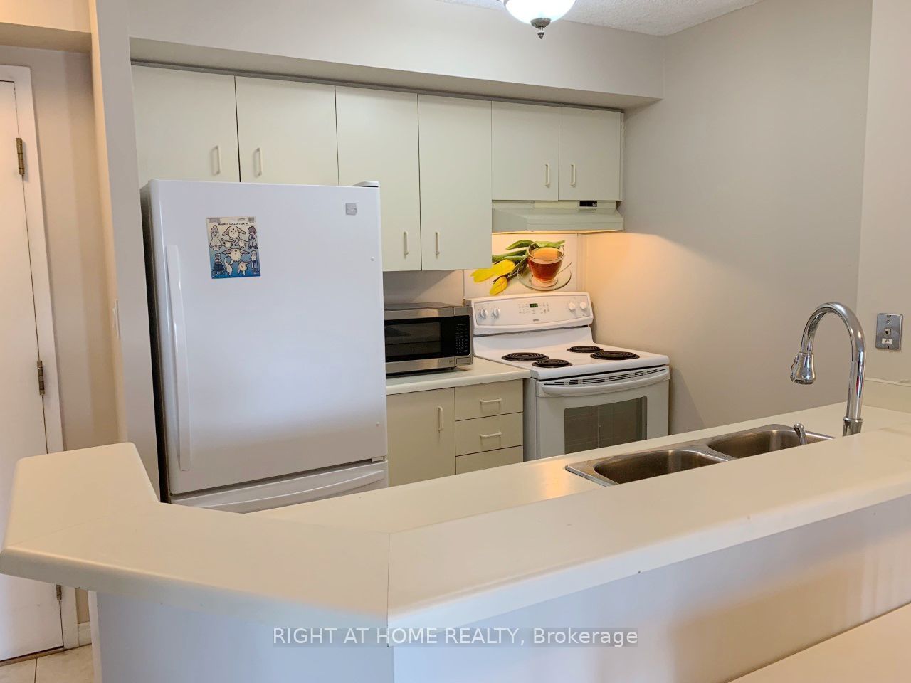 25 Grenville St, unit 1804 for rent