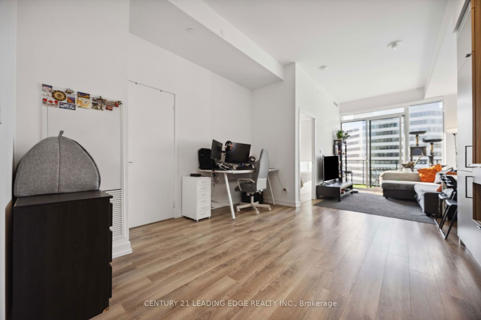 20 Edward St, unit 2705 for sale