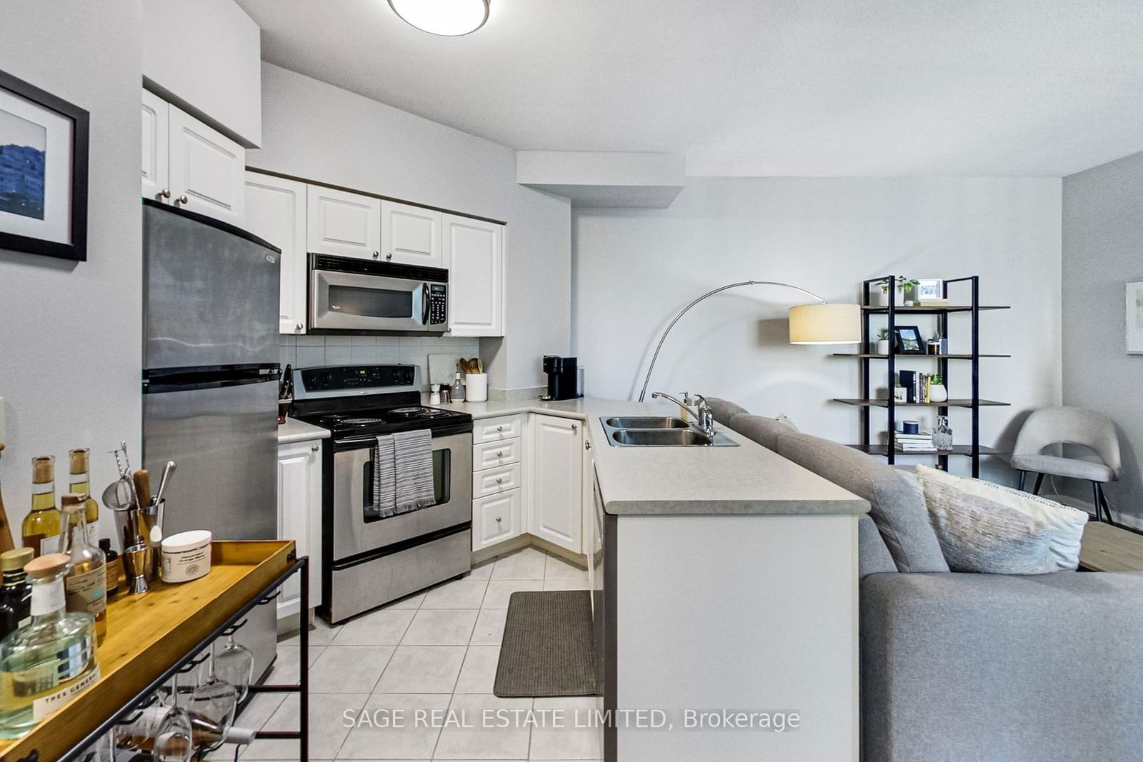 219 Fort York Blvd, unit 720 for sale - image #3