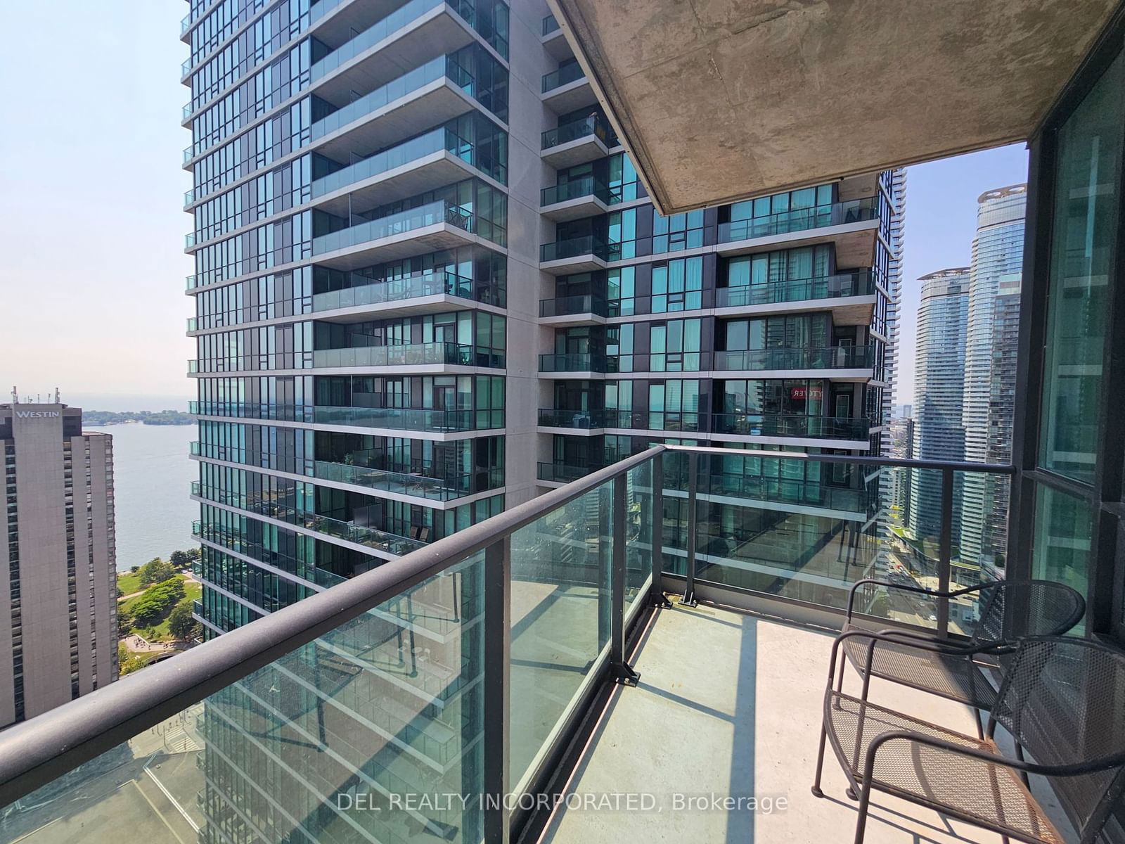 16 Harbour St, unit 3810 for rent