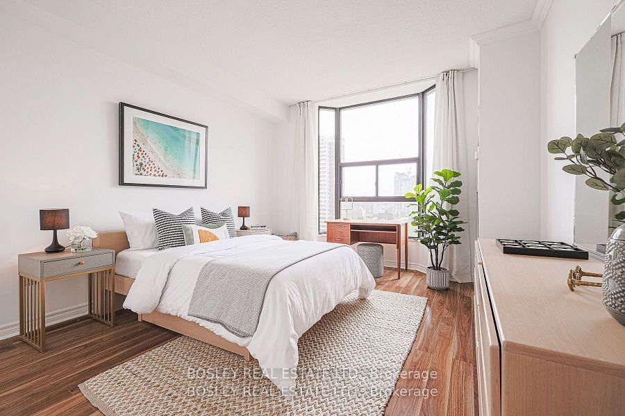 86 Gloucester St, unit 1201 for sale