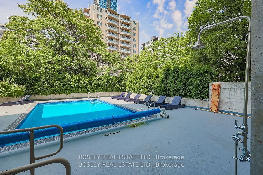 86 Gloucester St, unit 1201 for sale