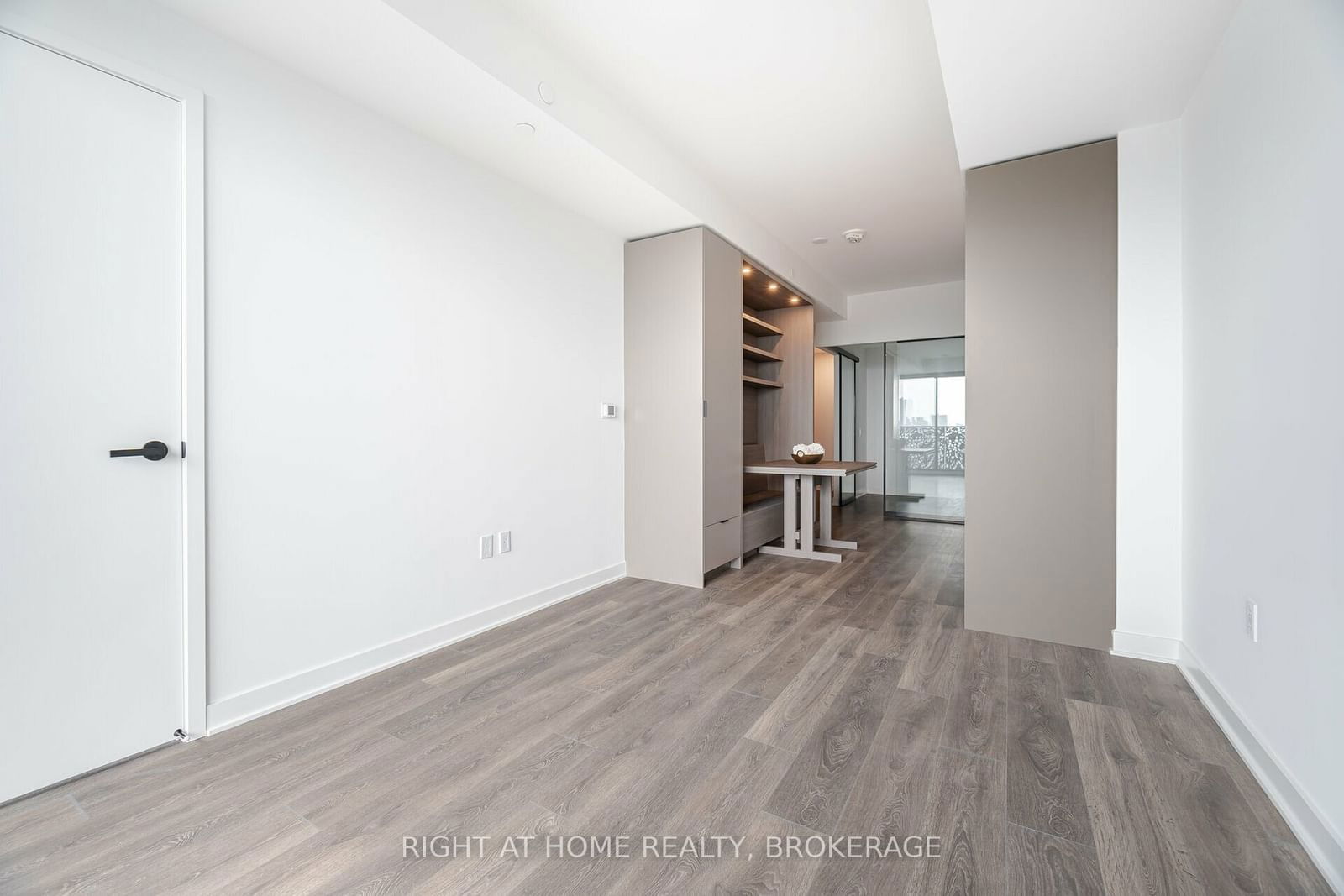 55 Charles St E, unit 4403 for rent