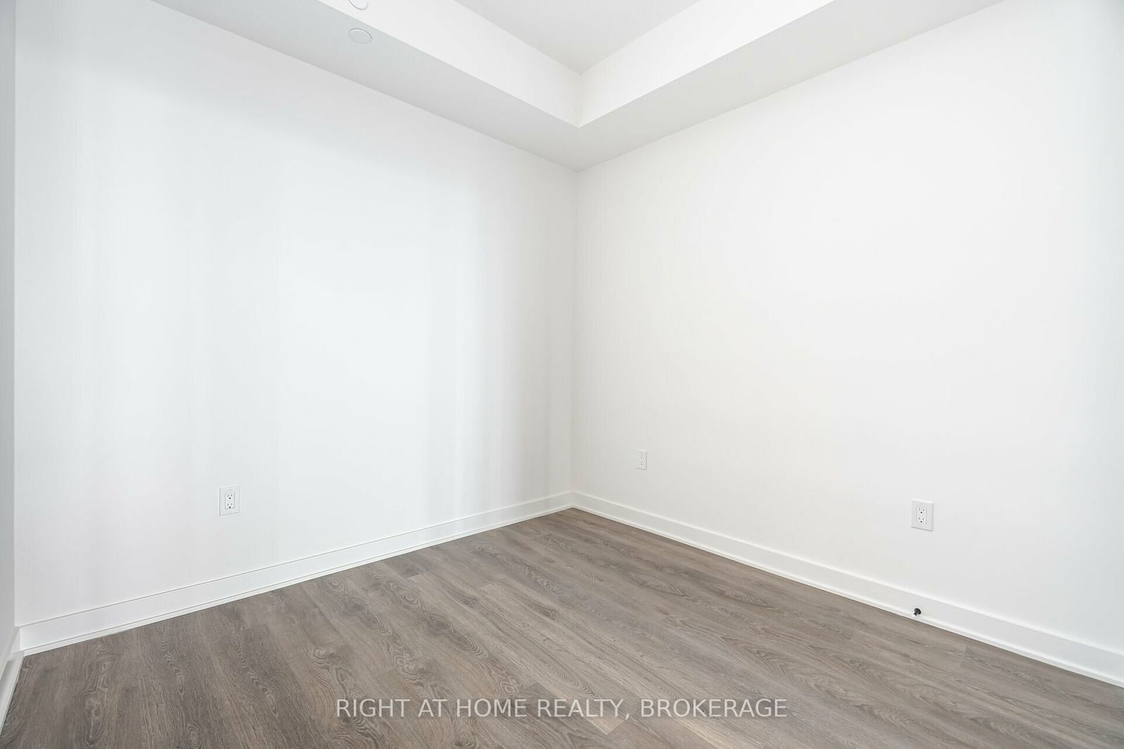 55 Charles St E, unit 4403 for rent