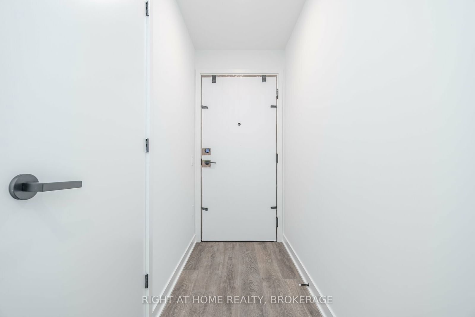 55 Charles St E, unit 4403 for rent - image #4