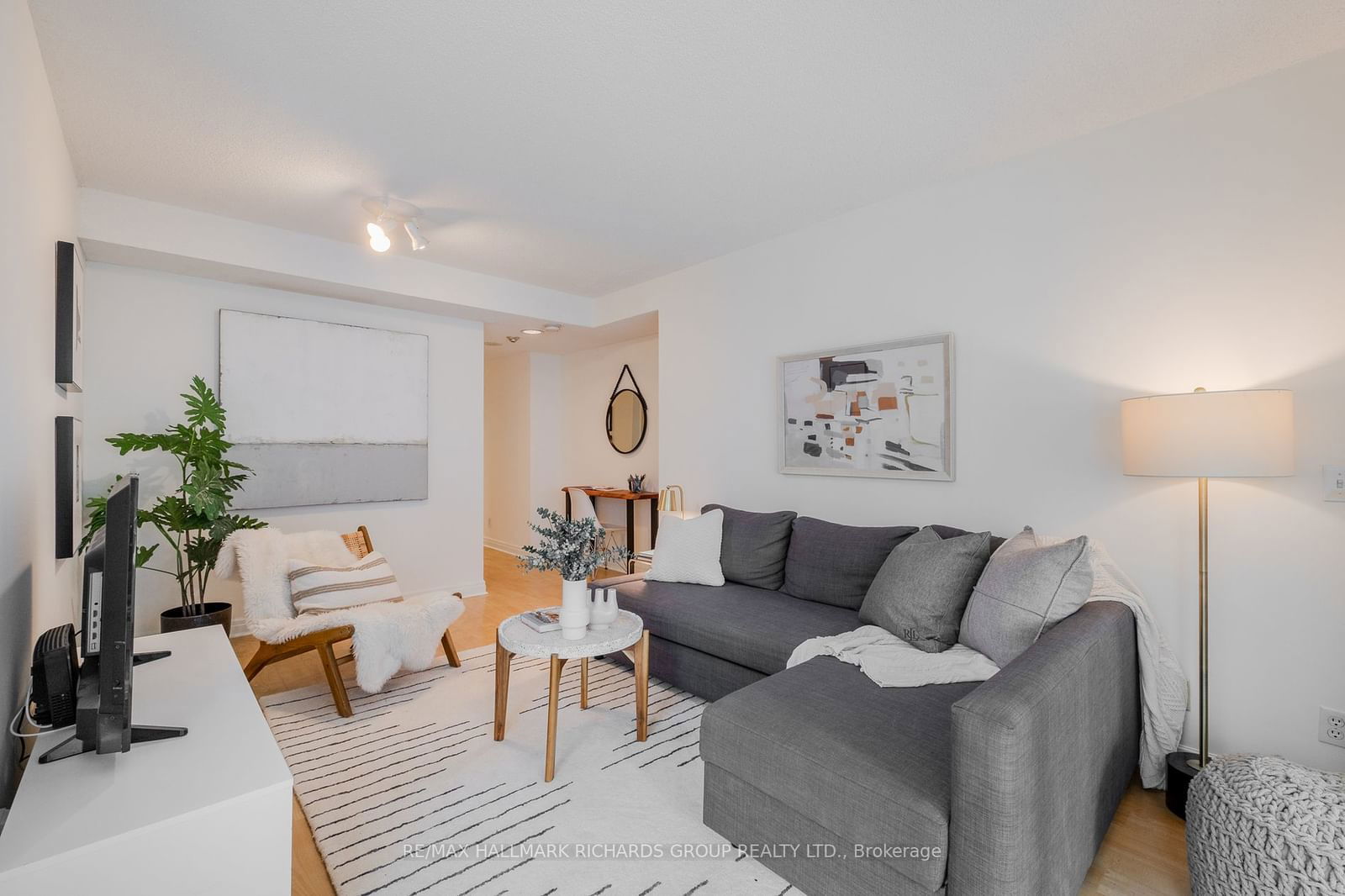 50 Lombard St, unit 804 for sale - image #8