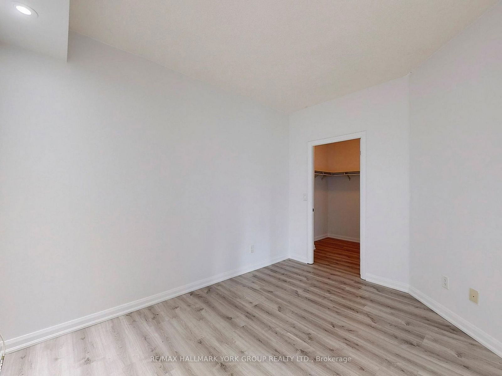 111 Elizabeth St, unit 1637 for rent