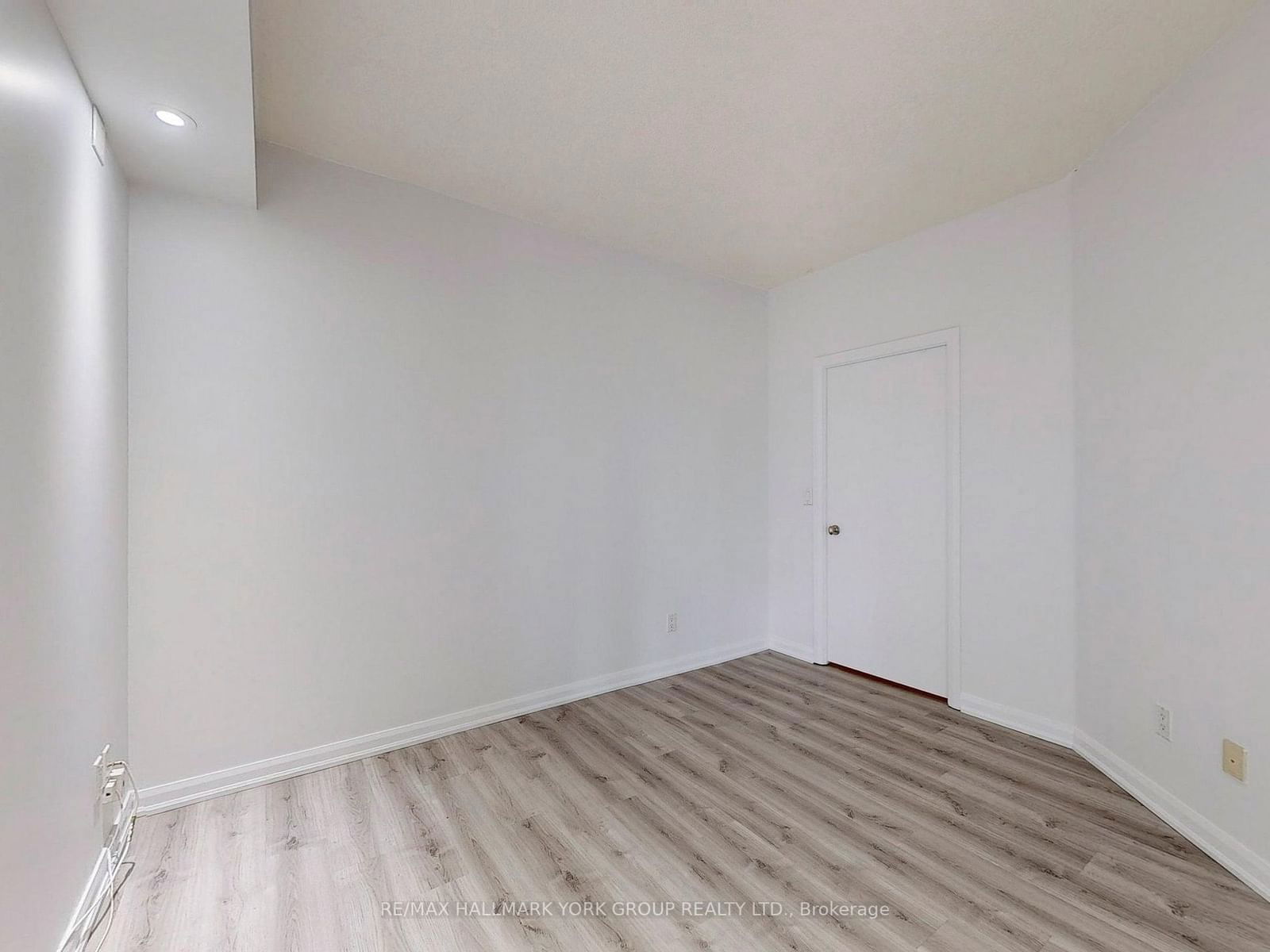 111 Elizabeth St, unit 1637 for rent