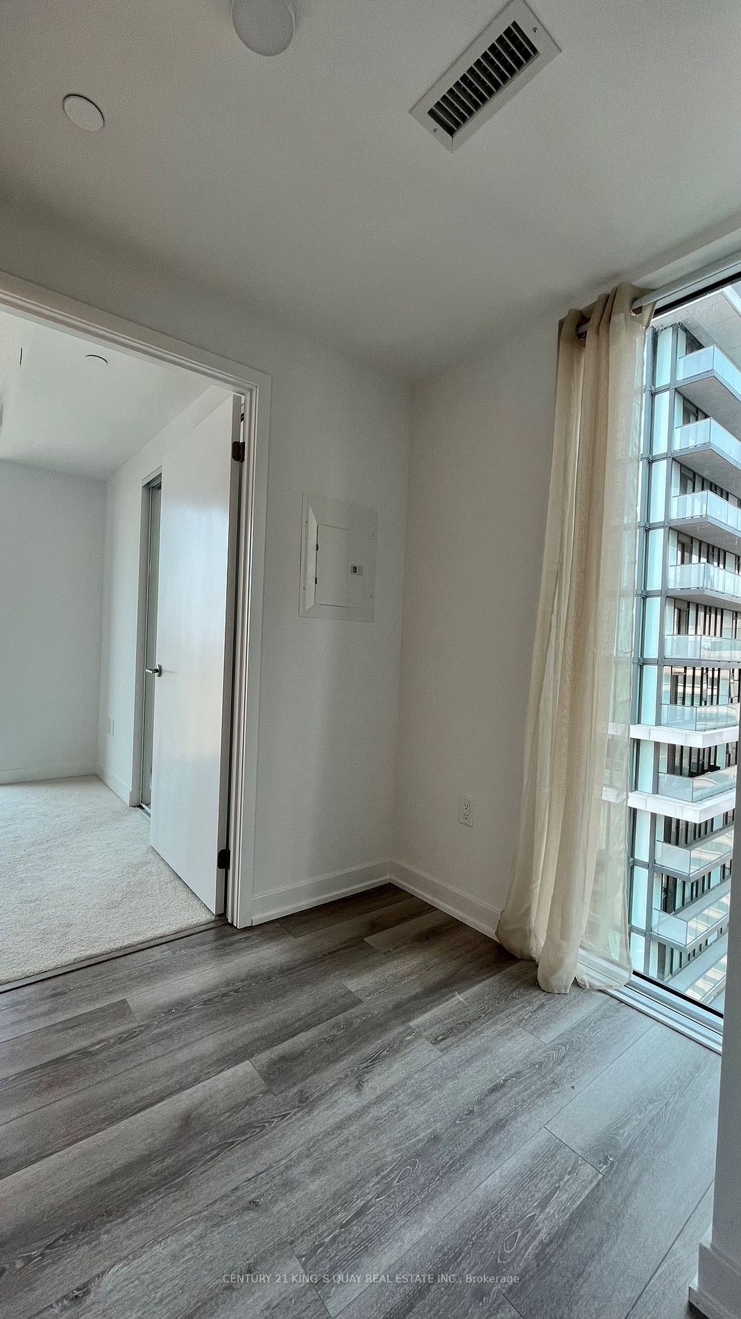 234 Simcoe St, unit 2403 for rent - image #8