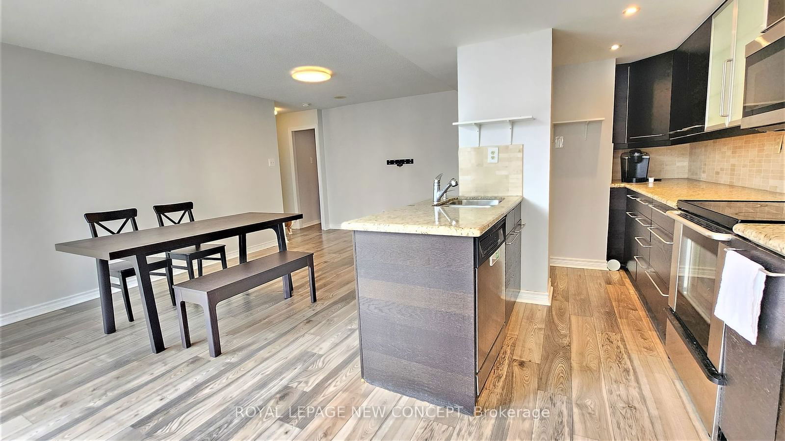 736 Bay St, unit 1510 for rent - image #11