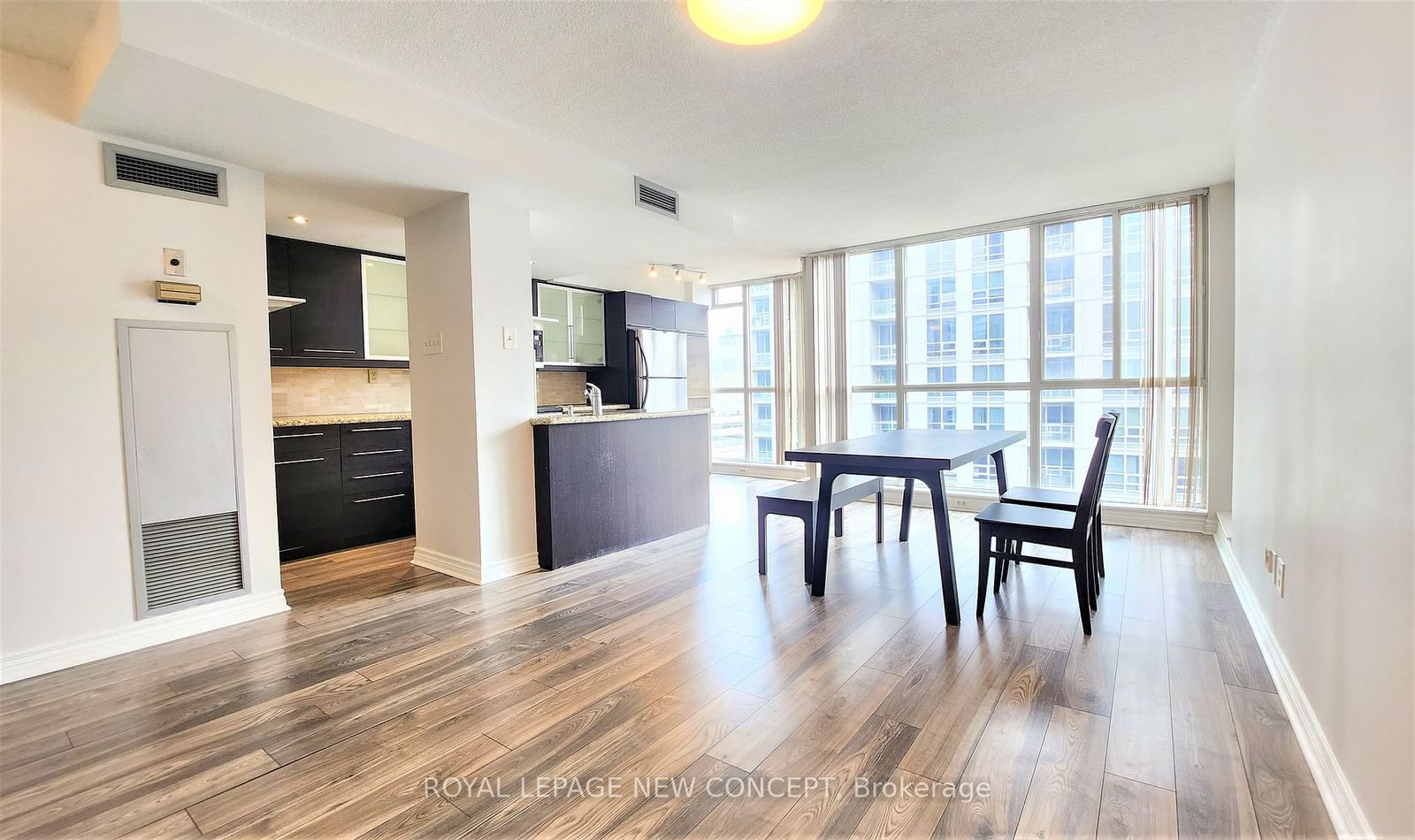 736 Bay St, unit 1510 for rent - image #7