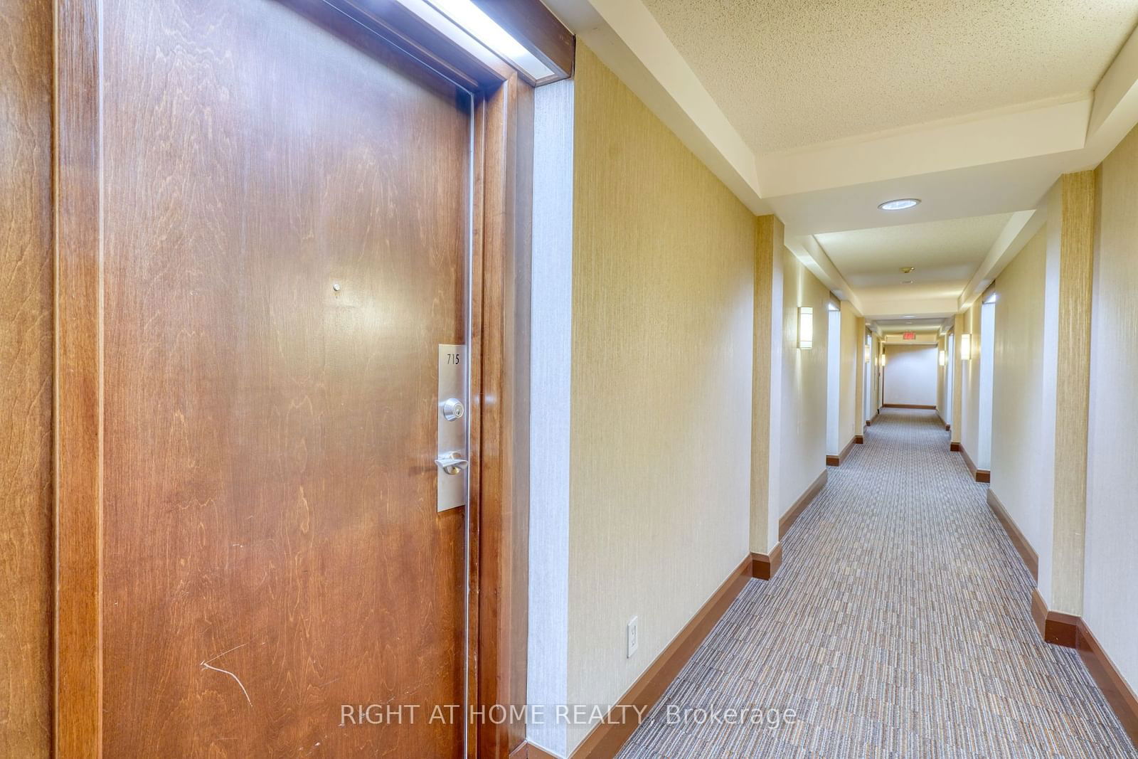 15 Northtown Way, unit 715 for rent - image #26