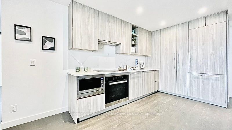 25 McMahon Dr, unit 2108 for sale