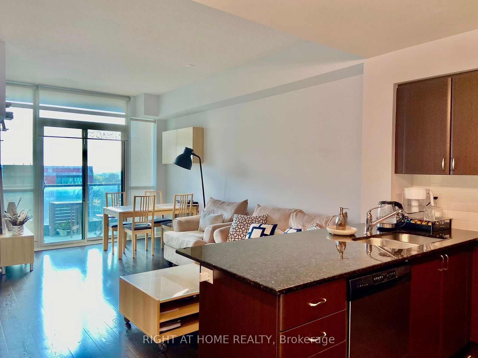 525 Wilson Ave, unit 1022 for rent - image #2