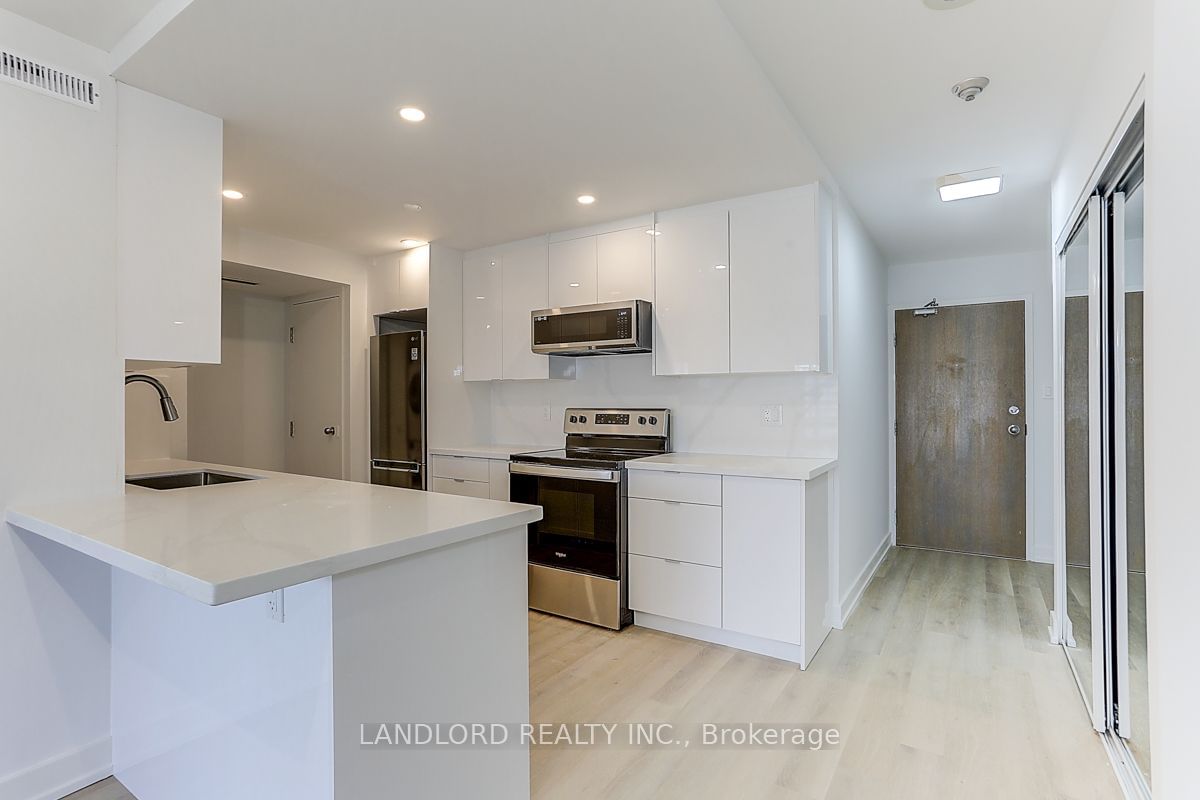 1001 Bay St, unit 1319 for rent - image #1