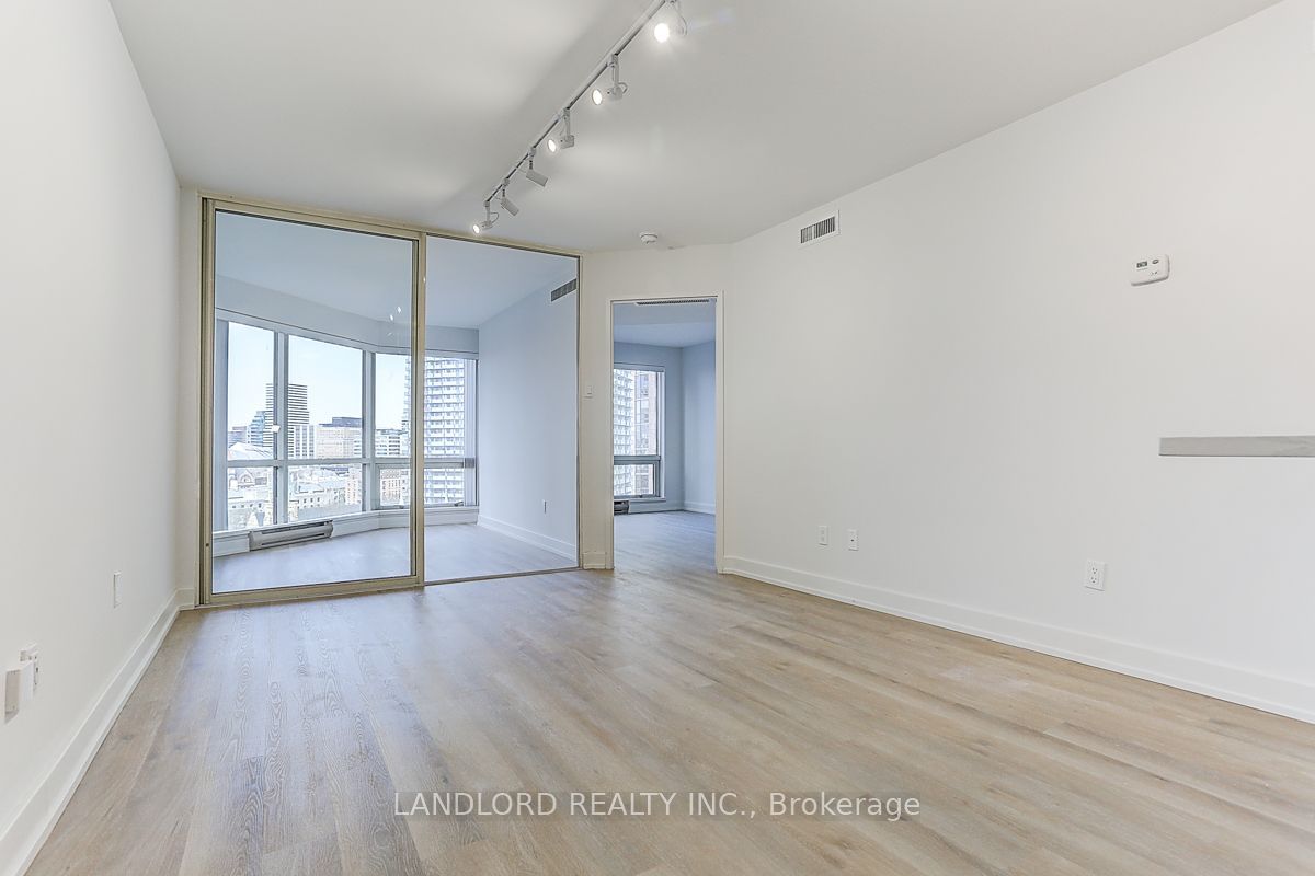 1001 Bay St, unit 1319 for rent - image #12