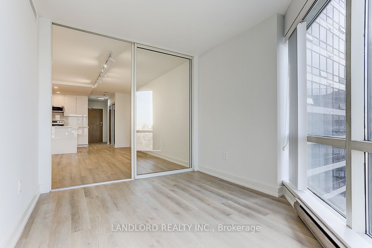 1001 Bay St, unit 1319 for rent