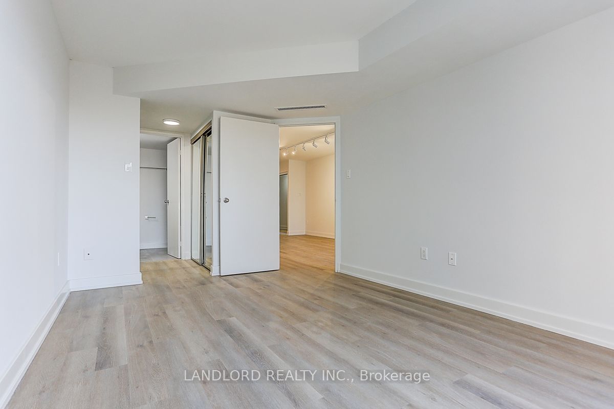 1001 Bay St, unit 1319 for rent