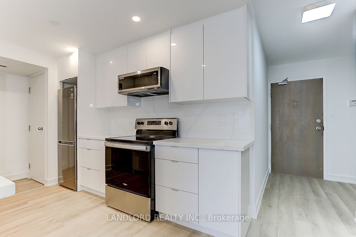 1001 Bay St, unit 1319 for rent