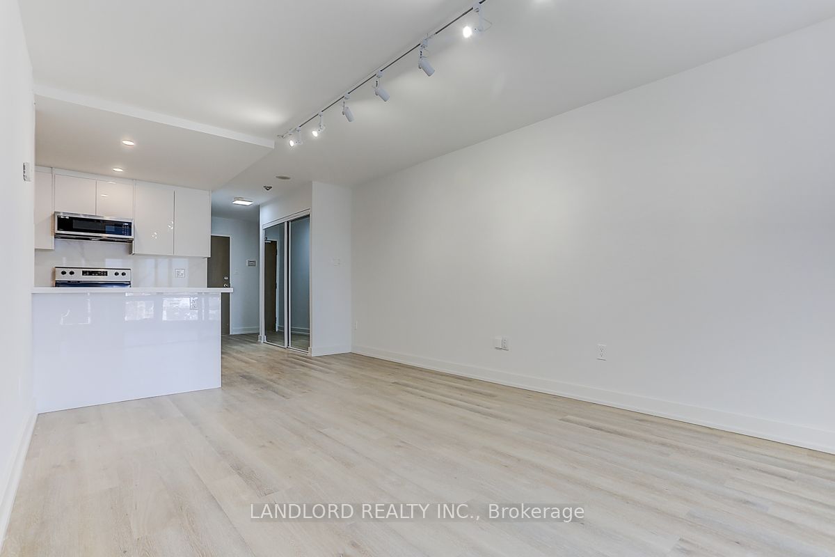 1001 Bay St, unit 1319 for rent