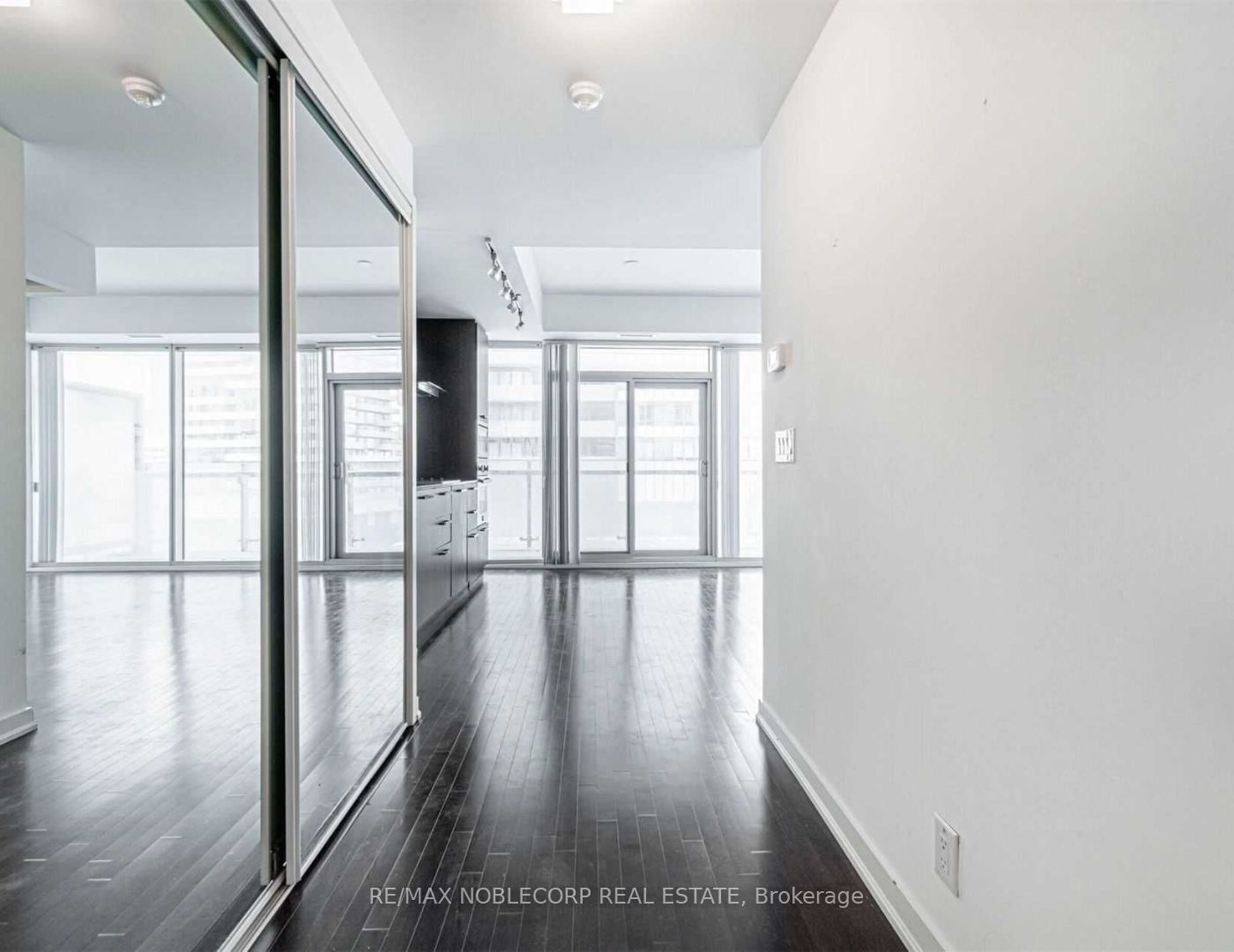 14 York St, unit 1112 for sale