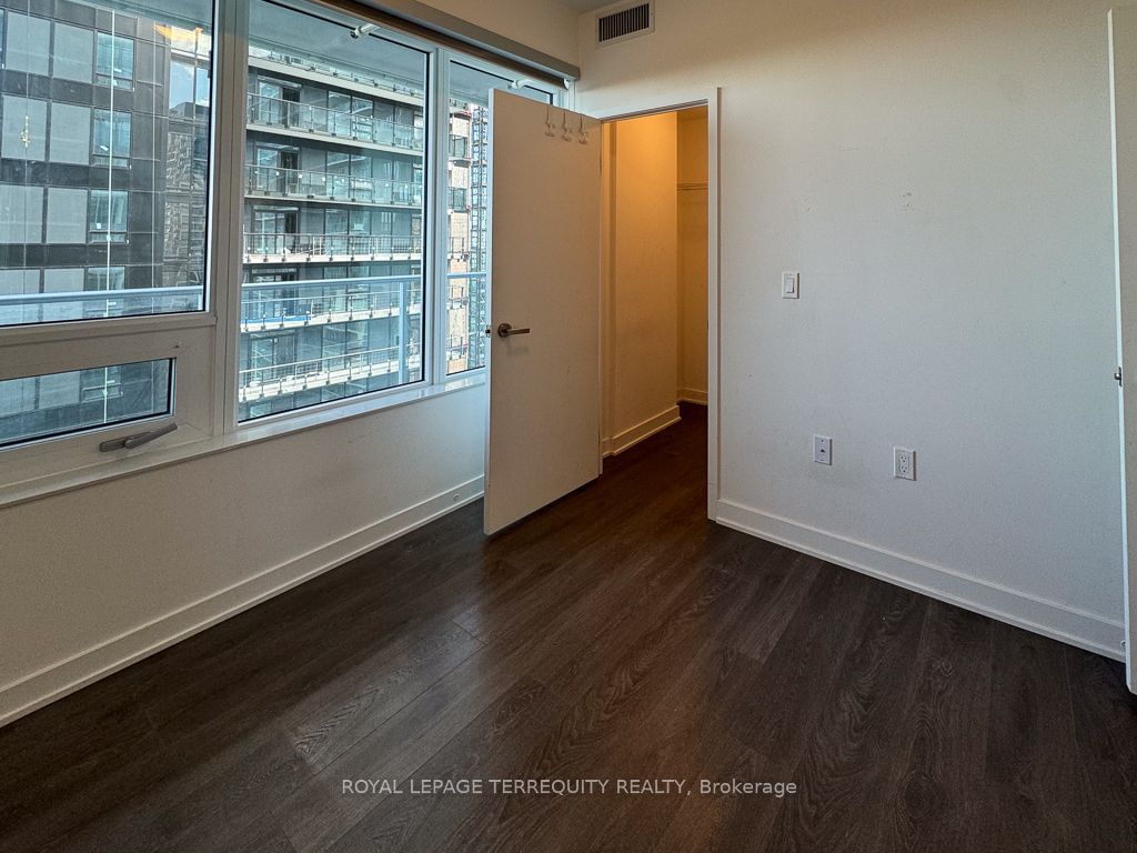 99 Broadway Ave, unit 2904 for rent - image #6