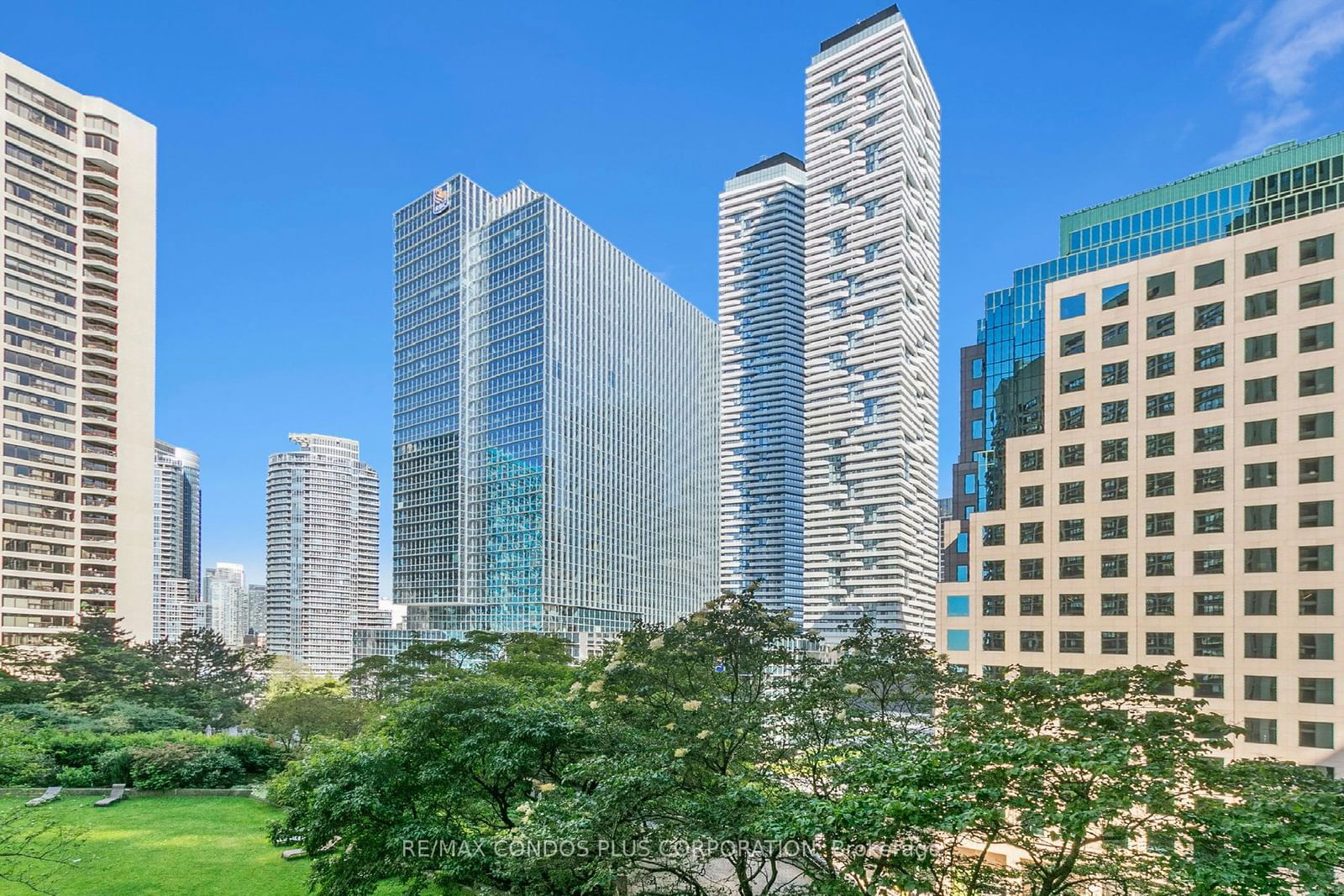 33 Harbour Sq, unit 1022 for sale - image #10