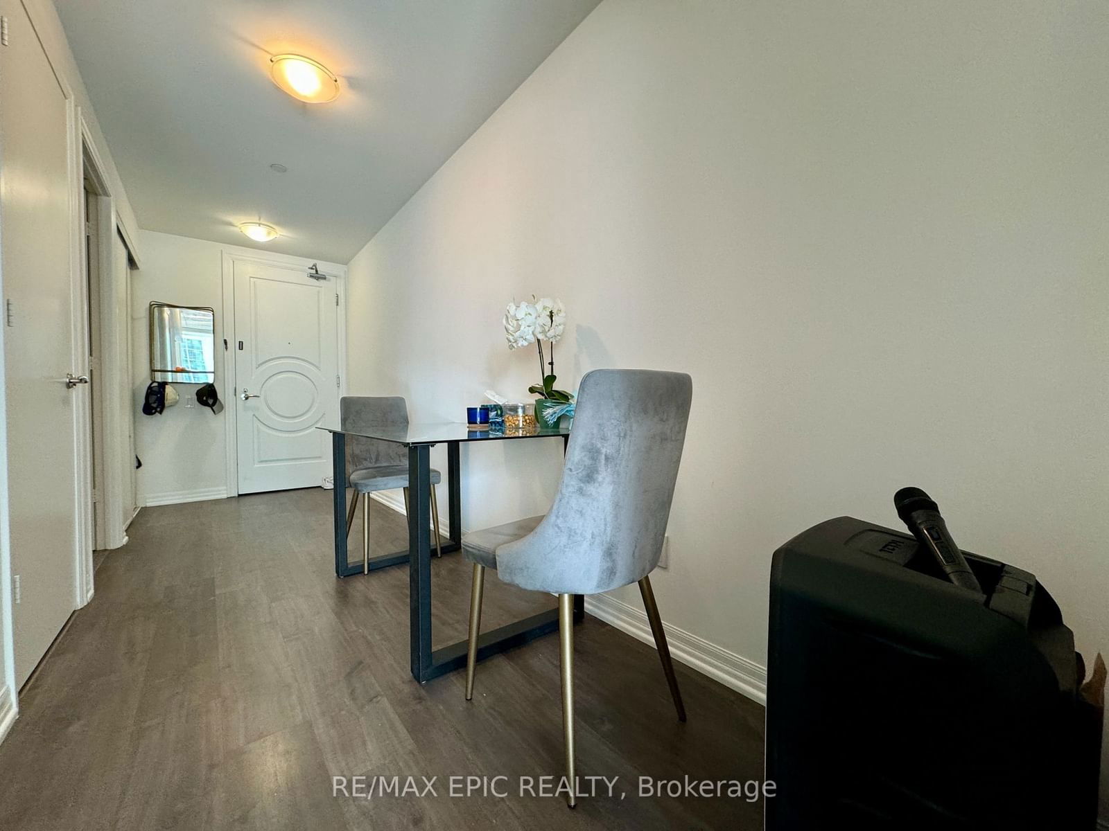 88 BLUE JAYS Way, unit 1107 for rent