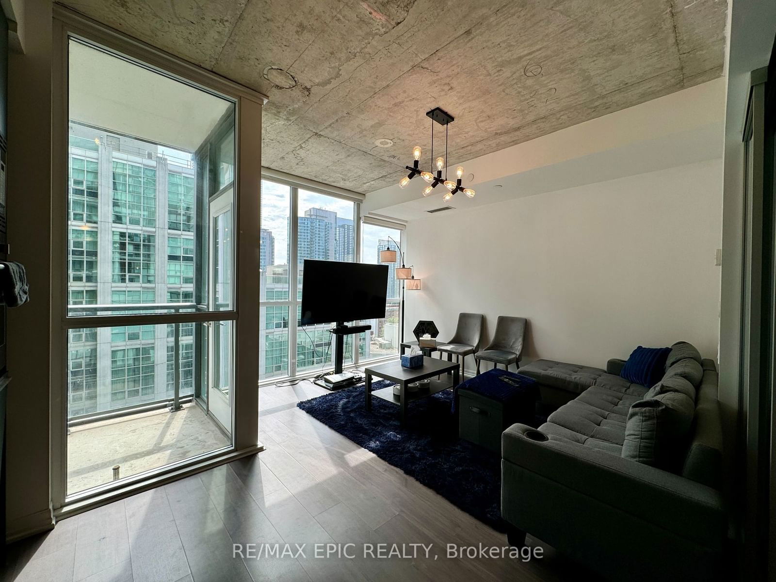 88 BLUE JAYS Way, unit 1107 for rent - image #3