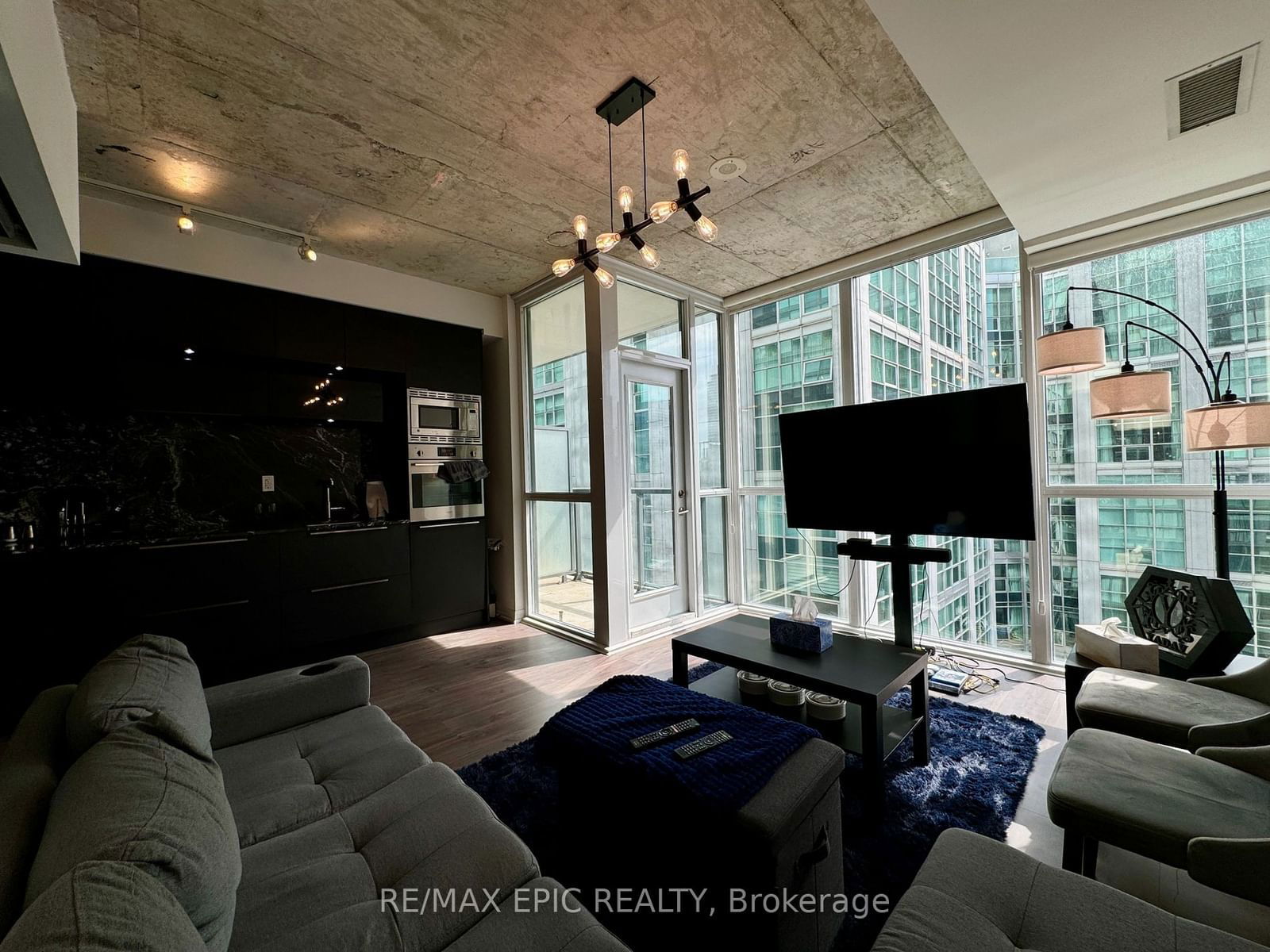 88 BLUE JAYS Way, unit 1107 for rent - image #6