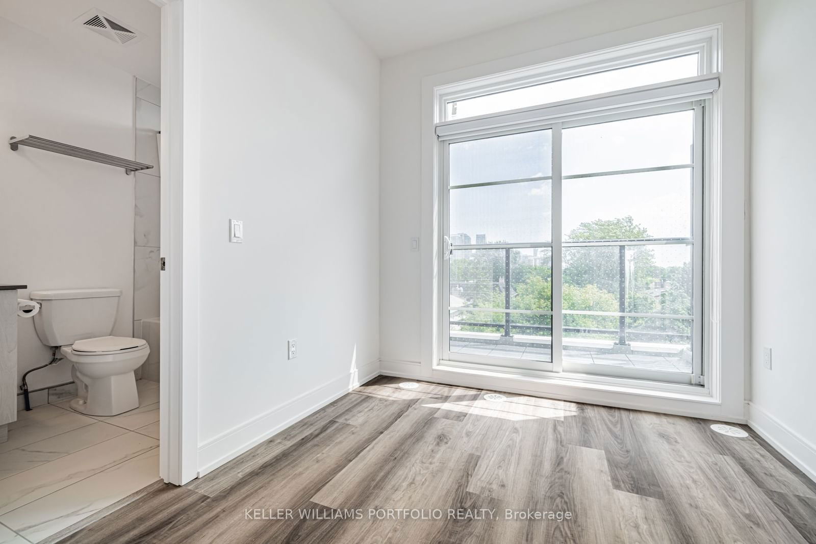 57 Finch Ave W, unit 32 for rent - image #16