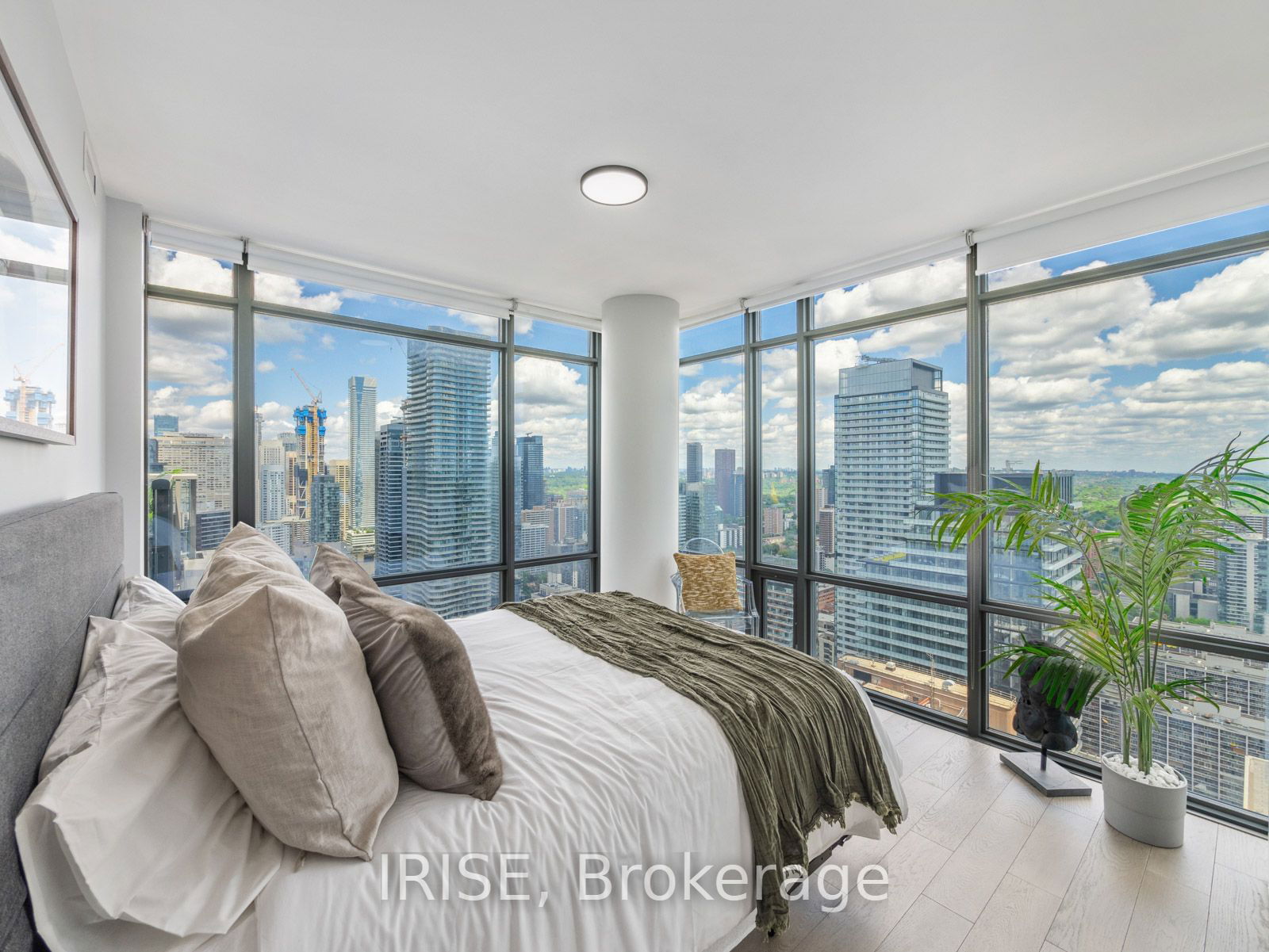 38 Grenville St, unit Ph4506 for sale - image #16