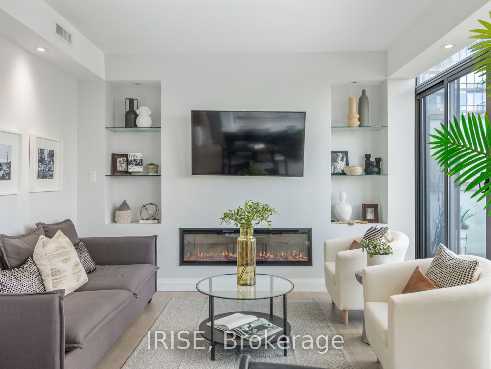 38 Grenville St, unit Ph4506 for sale - image #4