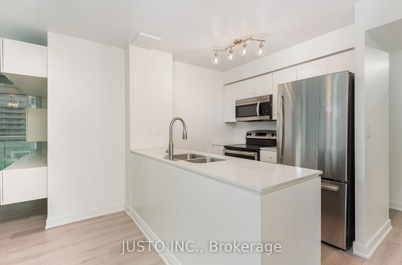 397 Front St W, unit 810 for sale - image #4