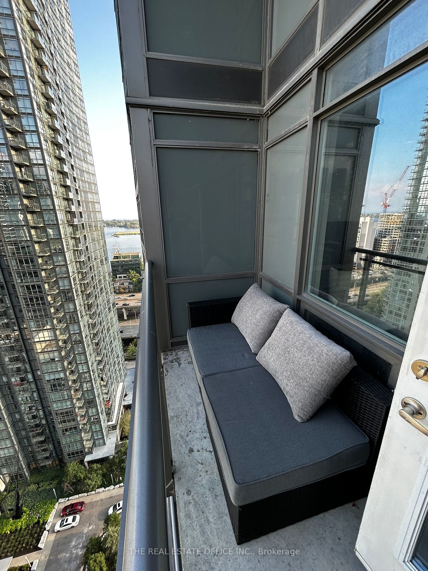 15 Fort York Blvd, unit 2808 for rent - image #15