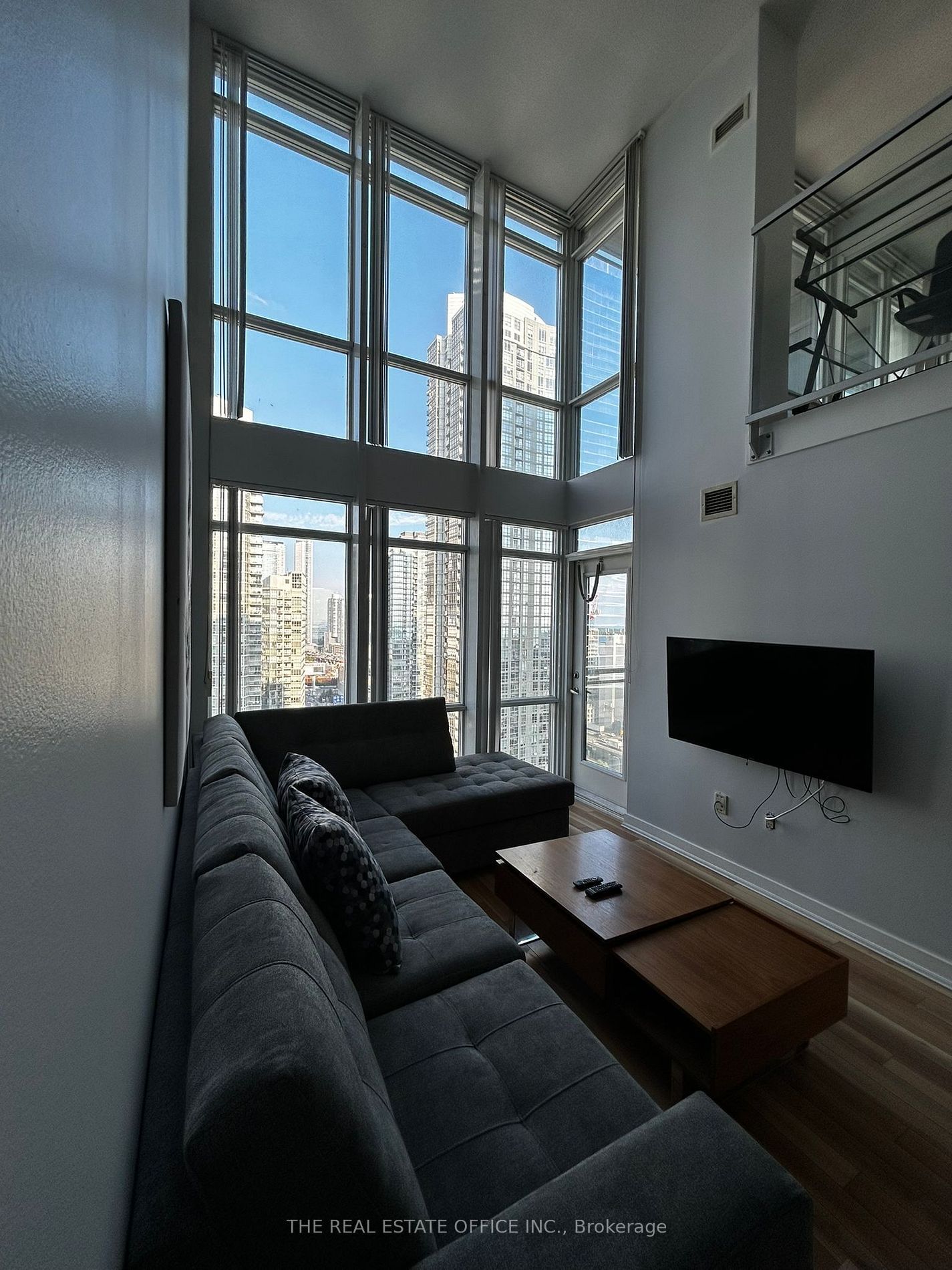 15 Fort York Blvd, unit 2808 for rent - image #5