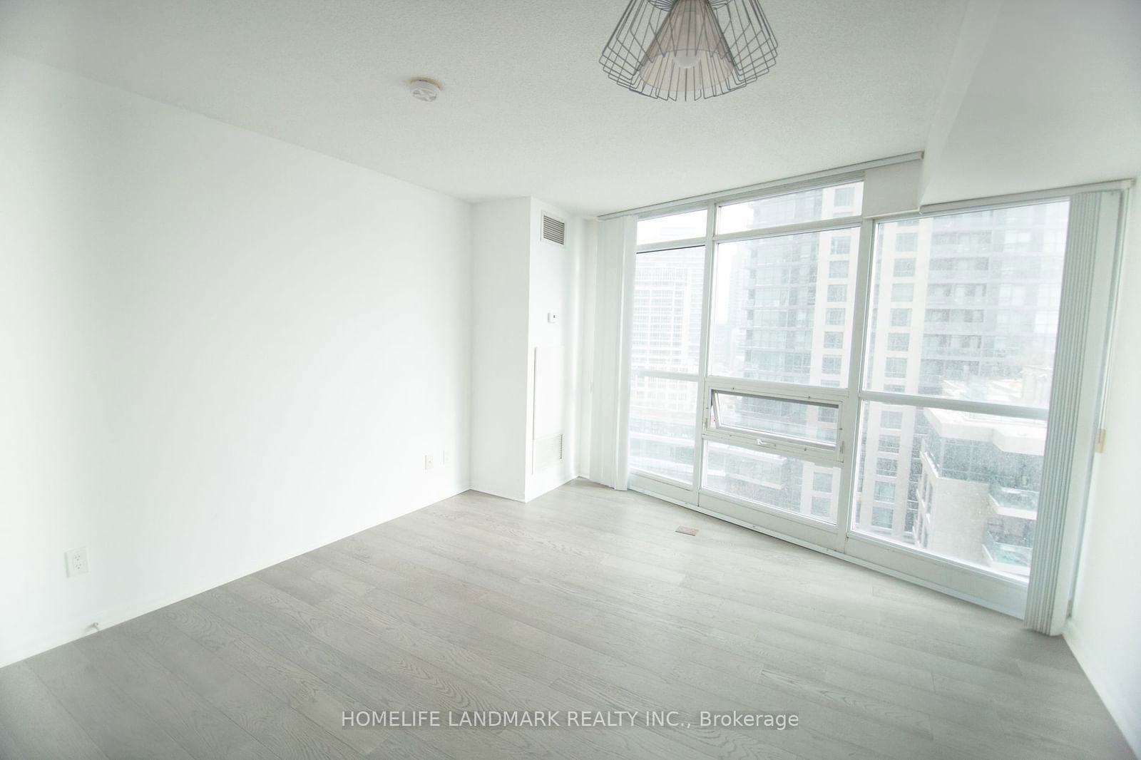 219 Fort York Blvd, unit 907 for rent - image #9