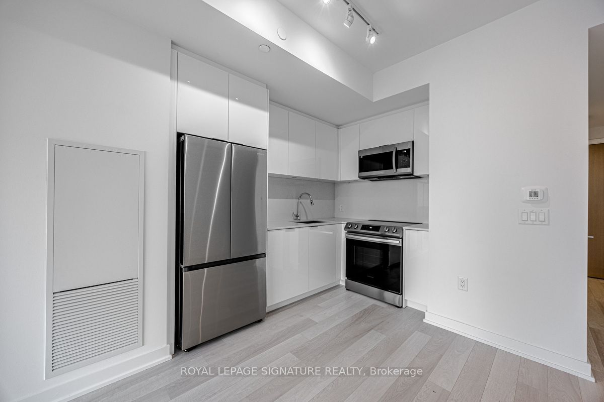 357 King St W, unit 3002 for rent