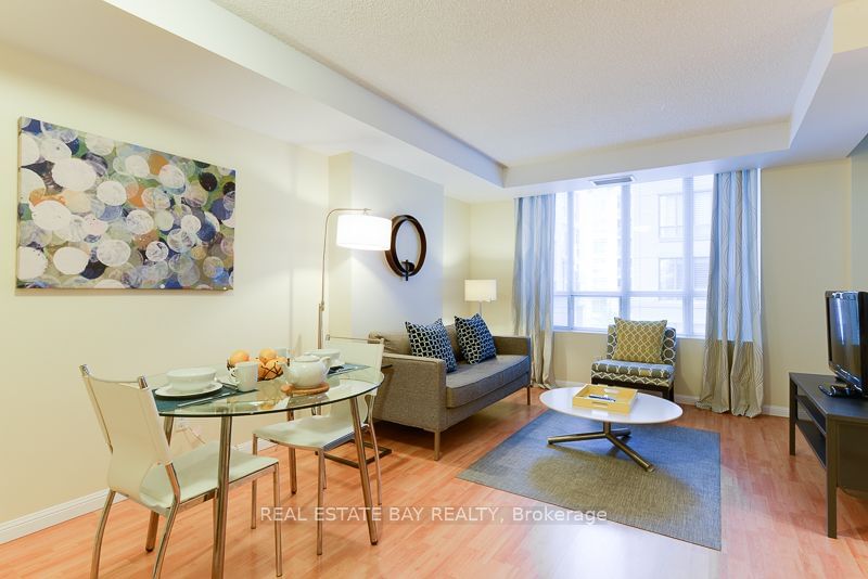 140 Simcoe St, unit 320 for rent - image #3