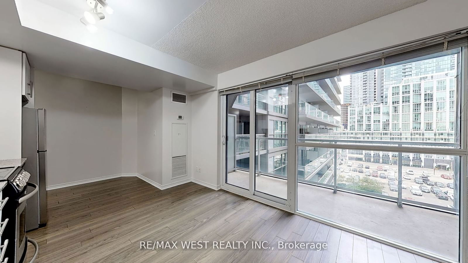 352 Front St W, unit 602 for rent - image #11