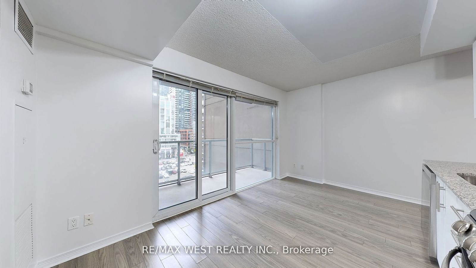 352 Front St W, unit 602 for rent - image #15