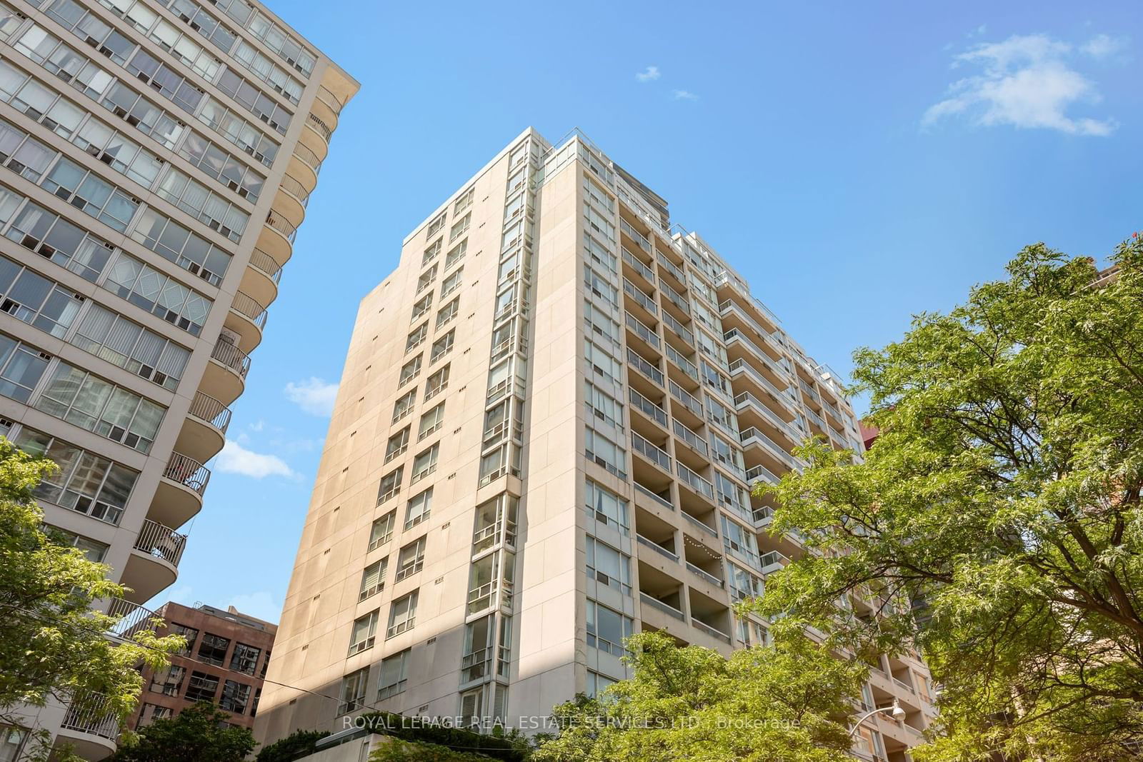 43 Eglinton Ave E, unit 209 for rent