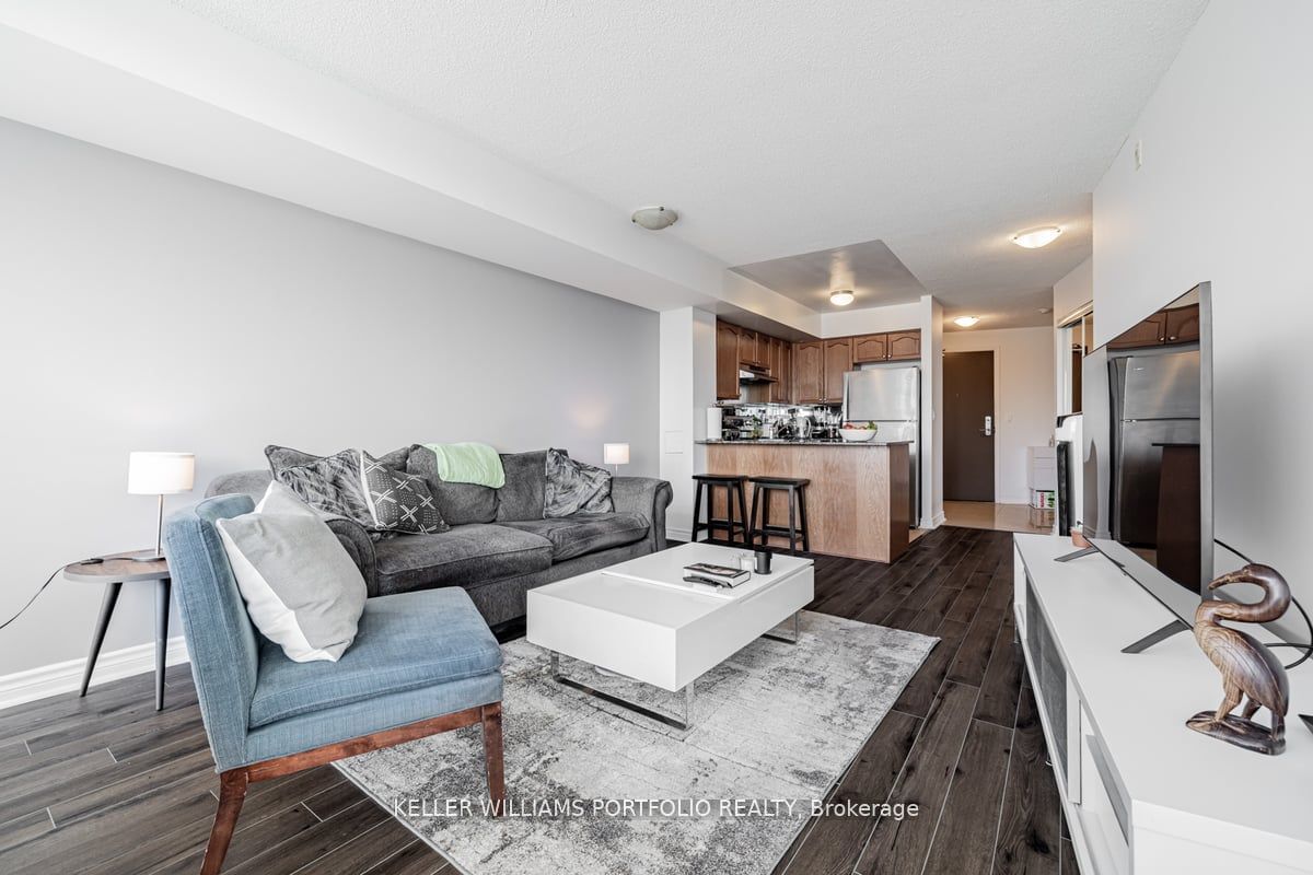 18 Valley Woods Rd, unit 404 for sale - image #3