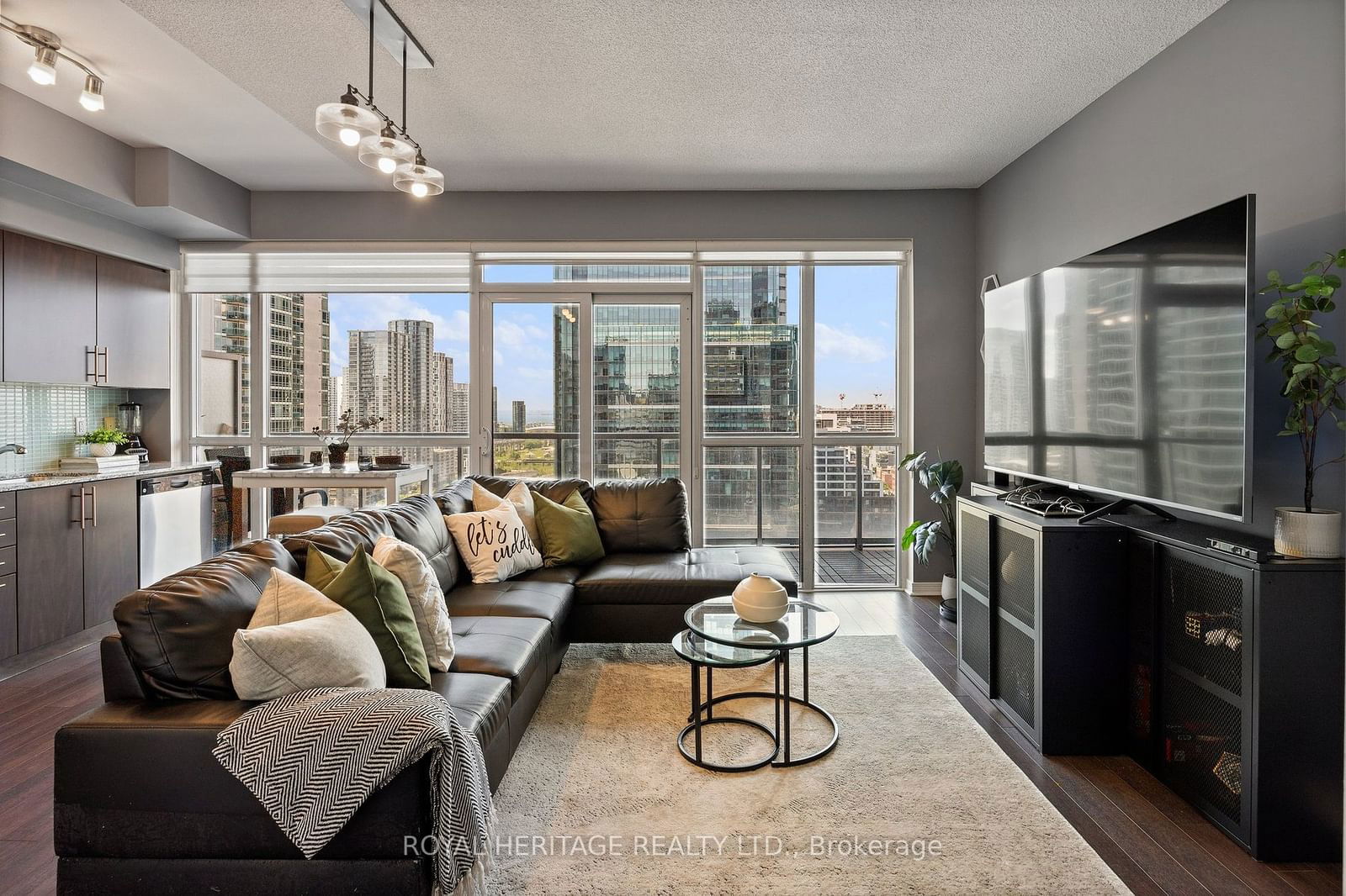 352 Front St W, unit 2214 for sale