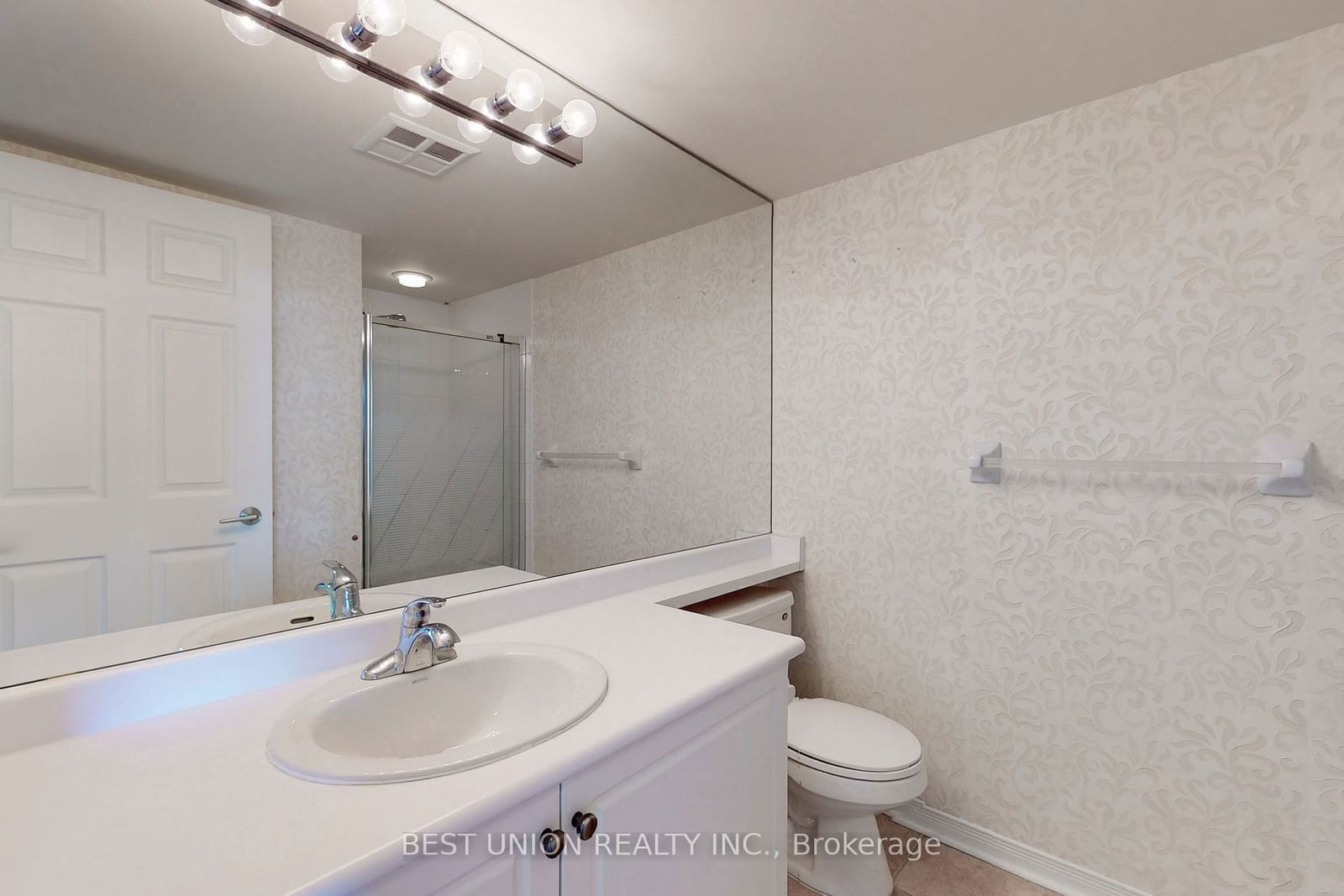 485 Rosewell Ave, unit 512 for sale - image #23