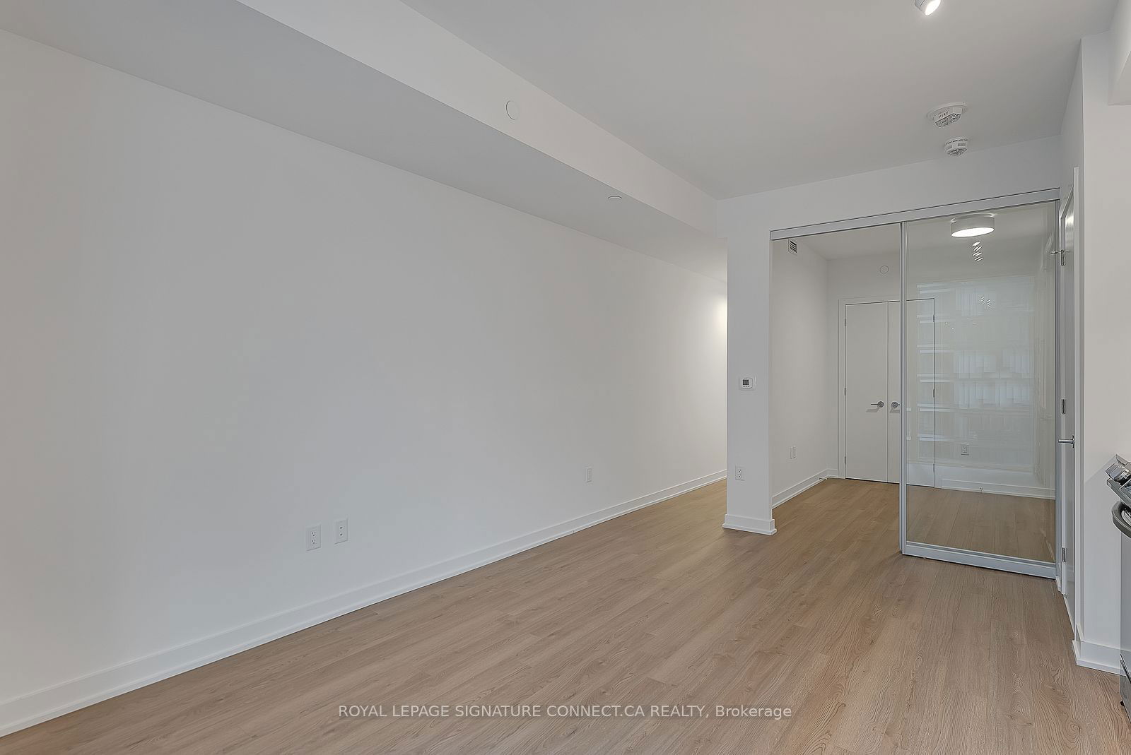 357 King St W, unit 1406 for rent - image #12